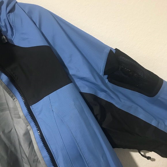 Mountain Hardwear Hooded Waterproof Shell - Picture 8 of 8